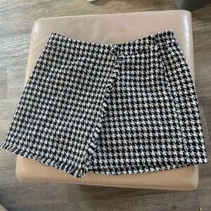 Skies Are Blue Monochrome Tweed Skirt/Skort